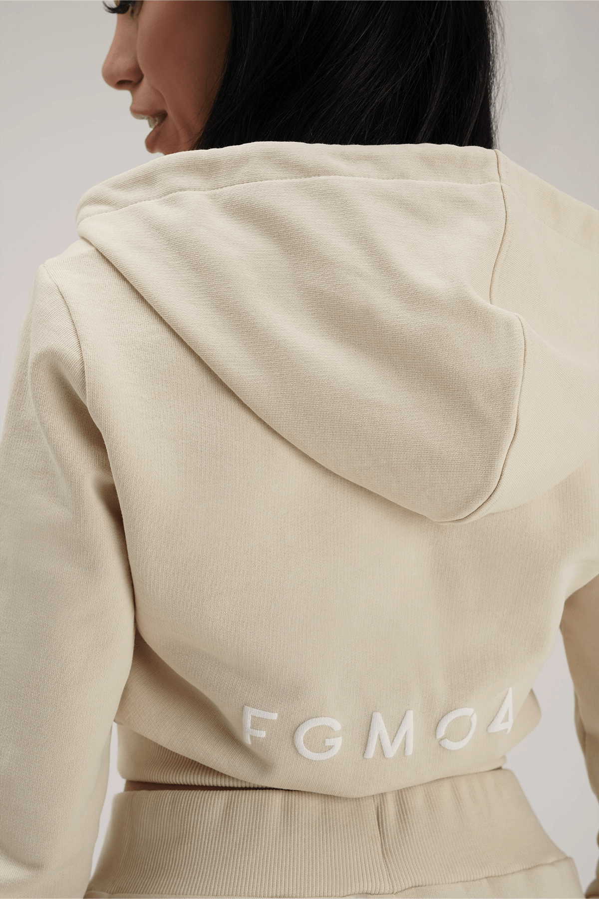 tuta sportiva in cotone cropped full zip Felpa Crop Con Cappuccio Ikonic FW 24/25 Burro - FGM04 - Linea Ikonic - fgm04