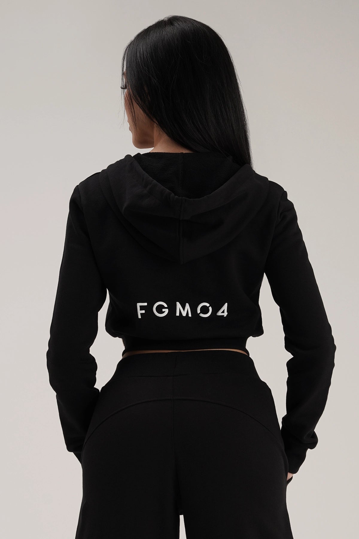 tuta sportiva in cotone cropped full zip Felpa Crop Con Cappuccio Ikonic FW 24/25 Nero - FGM04 - Linea Ikonic - fgm04