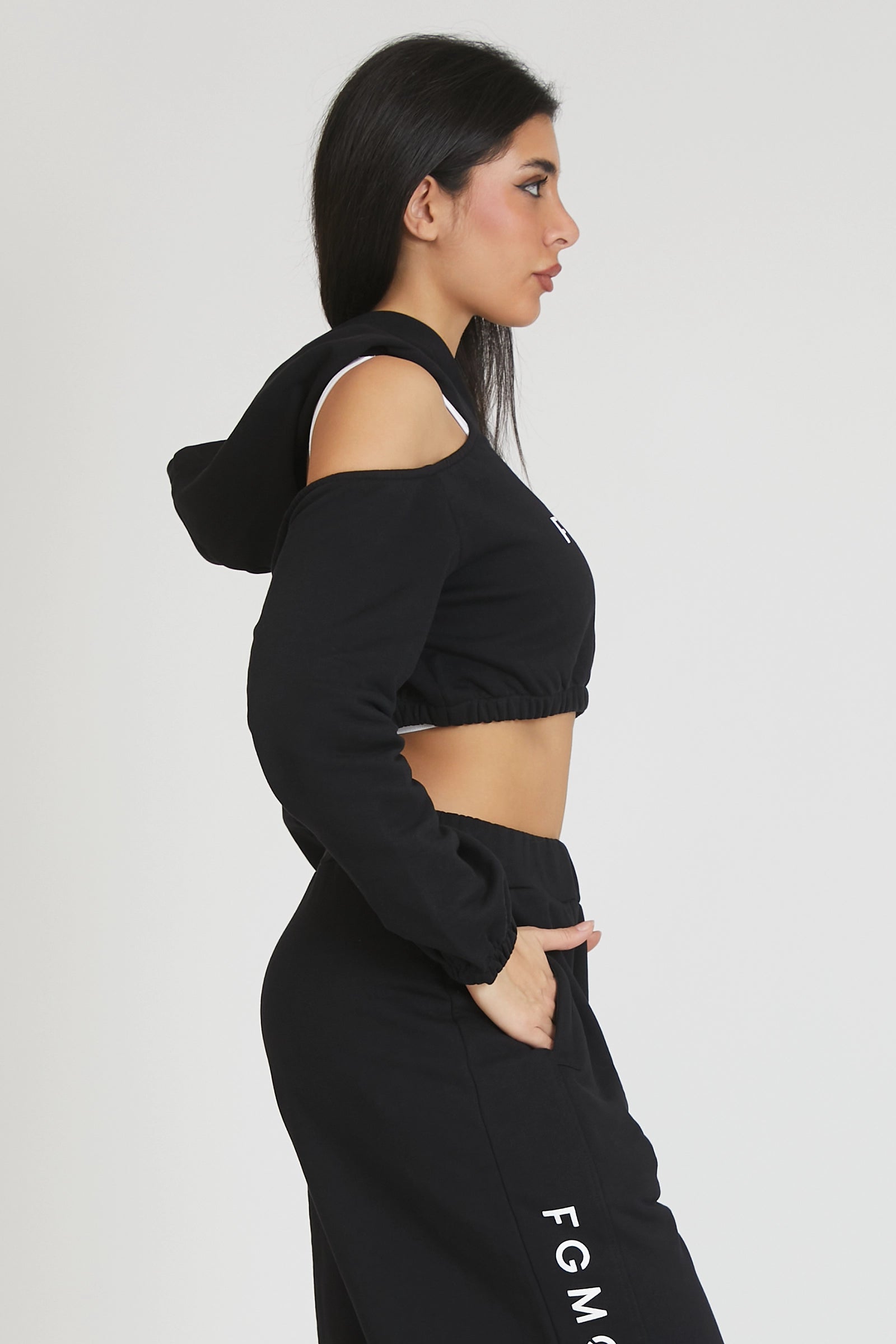 tuta sportiva in cotone oversize cropped Felpa Crop Spalle Scoperte Jasmine Donna Nero - FGM04 - Linea Ikonic - fgm04