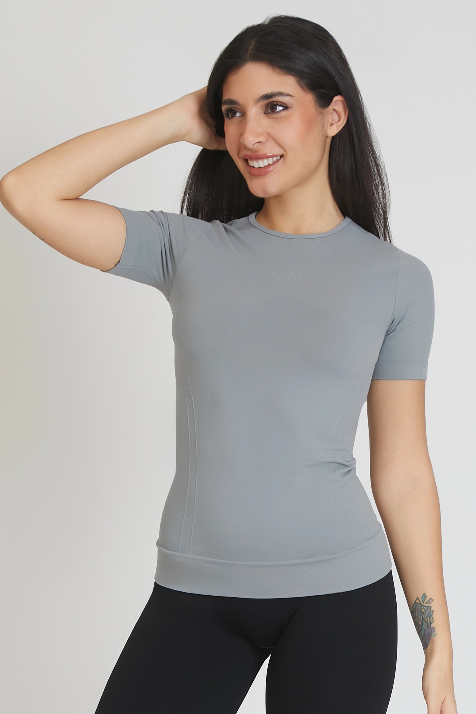 Maglia sportiva tecnica donna Manica corta con tecnologia FIR snellente Ikonic Sport Unisex Grigio Nebbia - FGM04 - Maglie e Top - fgm04