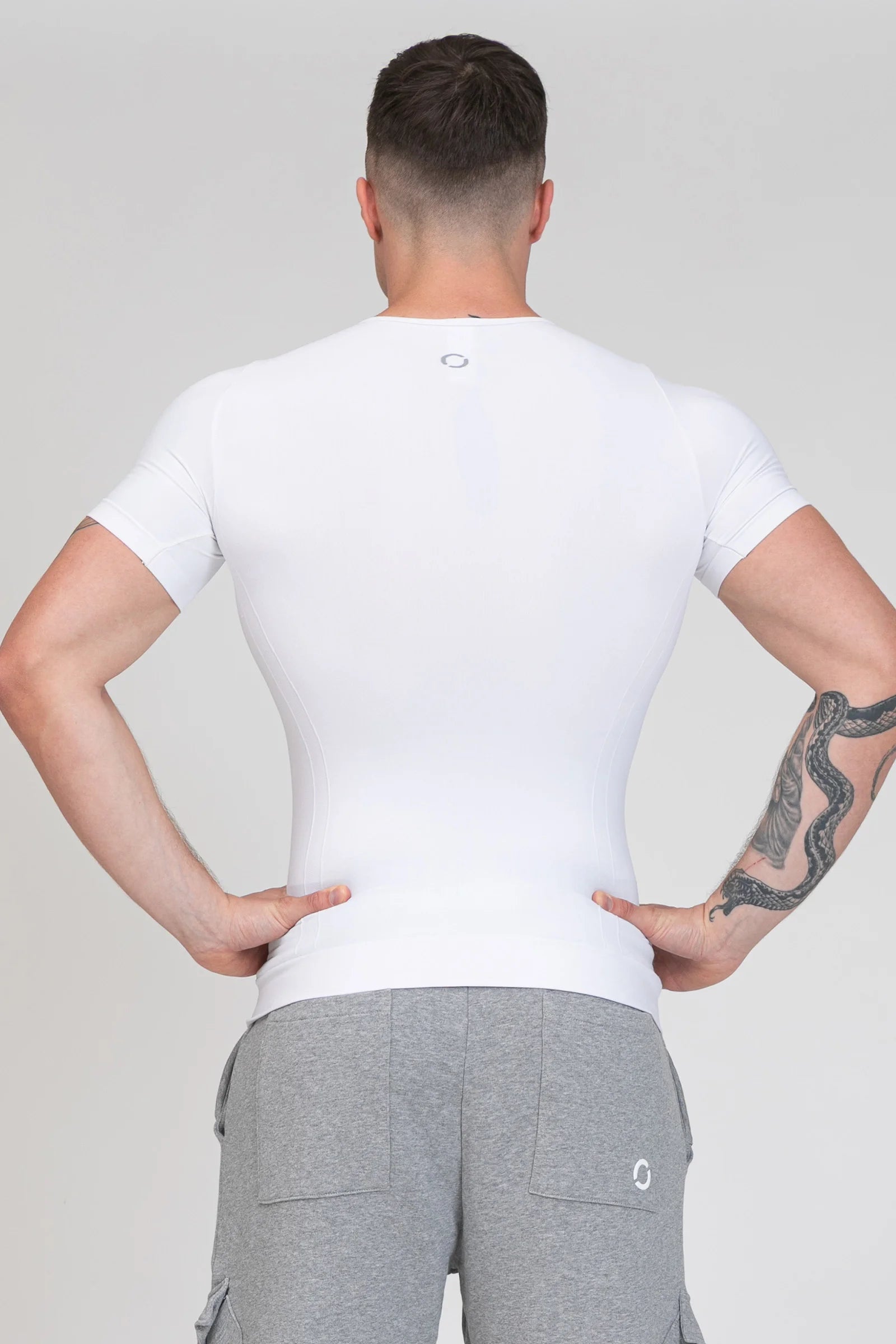Maglia sportiva tecnica uomo Manica corta con tecnologia FIR Fgm04 2.0 Sport Unisex Bianco - FGM04 - Linea Ikonic Uomo - fgm04