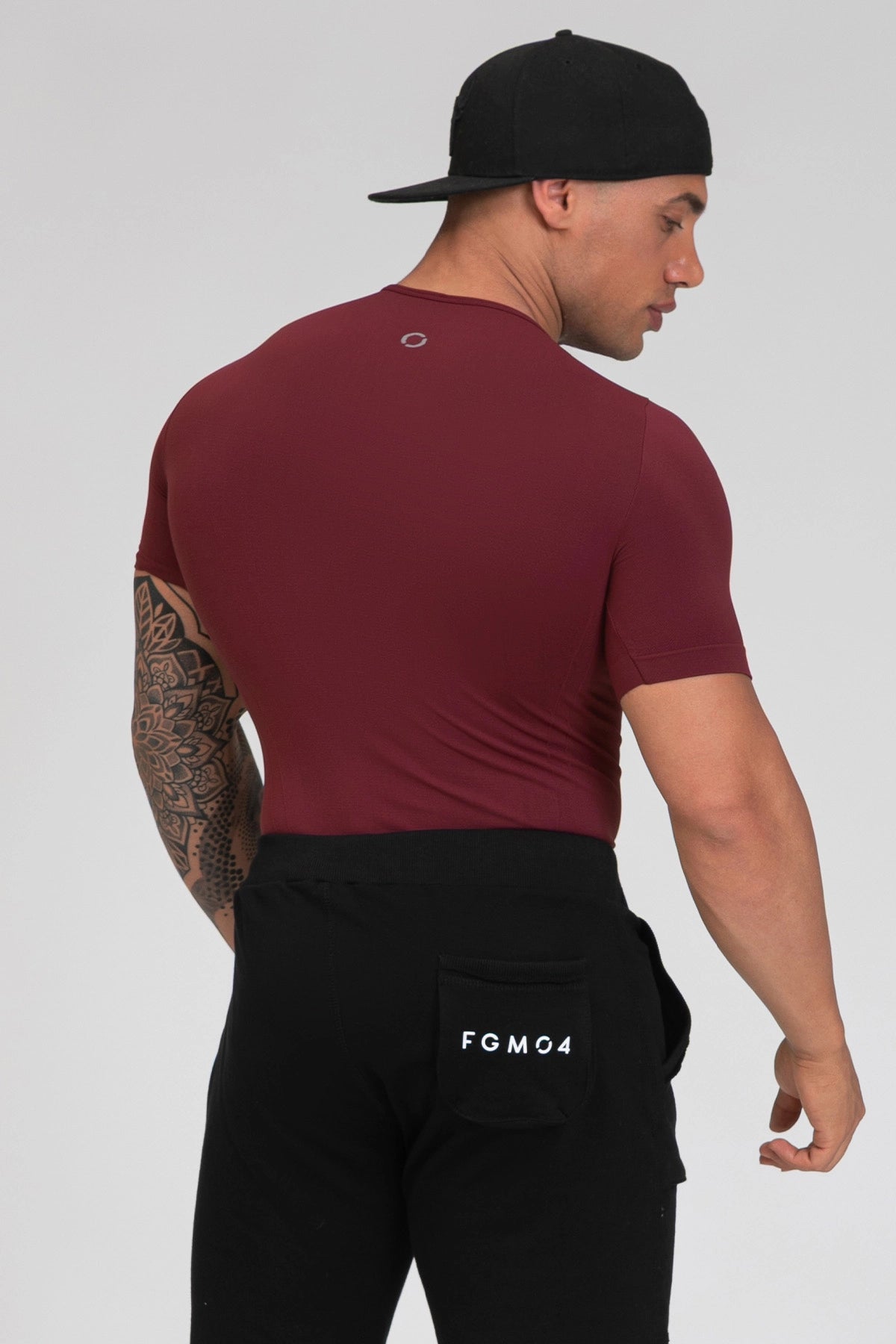 Maglia sportiva tecnica uomo Manica corta con tecnologia FIR Fgm04 2.0 Sport Unisex Merlot - FGM04 - Linea Ikonic Uomo - fgm04