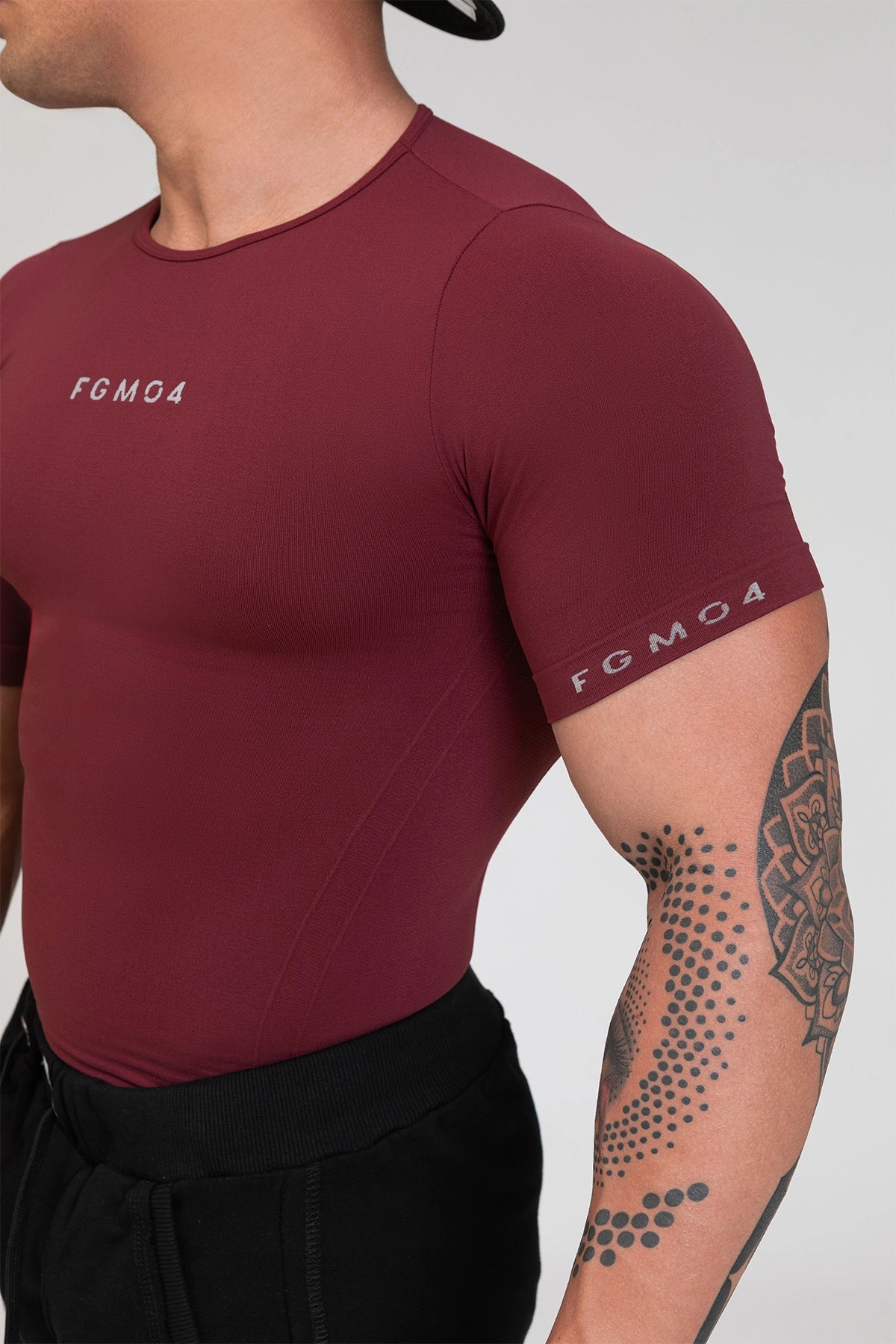 Maglia sportiva tecnica uomo Manica corta con tecnologia FIR Fgm04 2.0 Sport Unisex Merlot - FGM04 - Linea Ikonic Uomo - fgm04