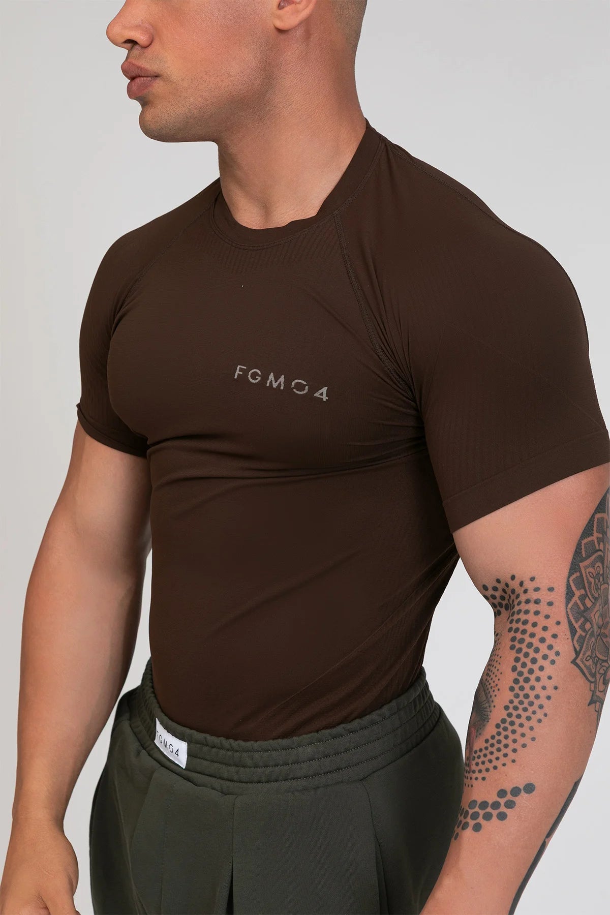 Maglia sportiva tecnica Manica corta traspirante antiodore Run Cioccolato Uomo - FGM04 - Linea Ikonic Uomo - fgm04