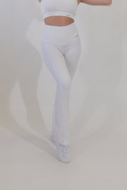 Leggings sportivi con tecnologia FIR push up con arricciatura a zampa di elefante Bianco Selenite - FGM04
