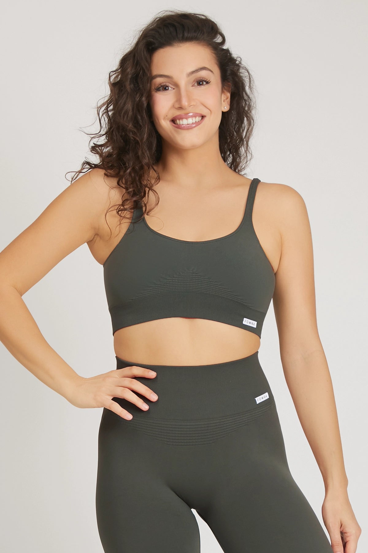 Top sportivo con spalline sottili Confidence Coal Green - FGM04 - Maglie e Top - fgm04