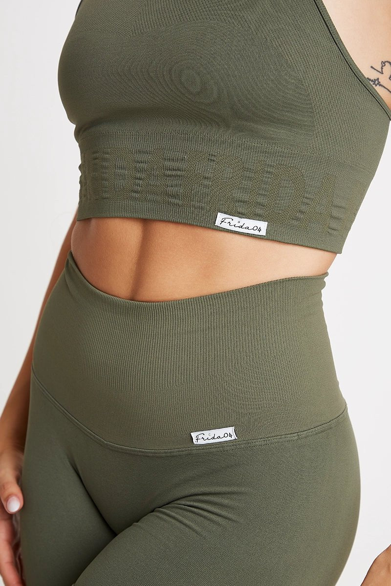 Top sportivo con spalline sottili incrociato a schiena scoperta Monogram Verde Militare - FGM04 - Maglie e Top - fgm04