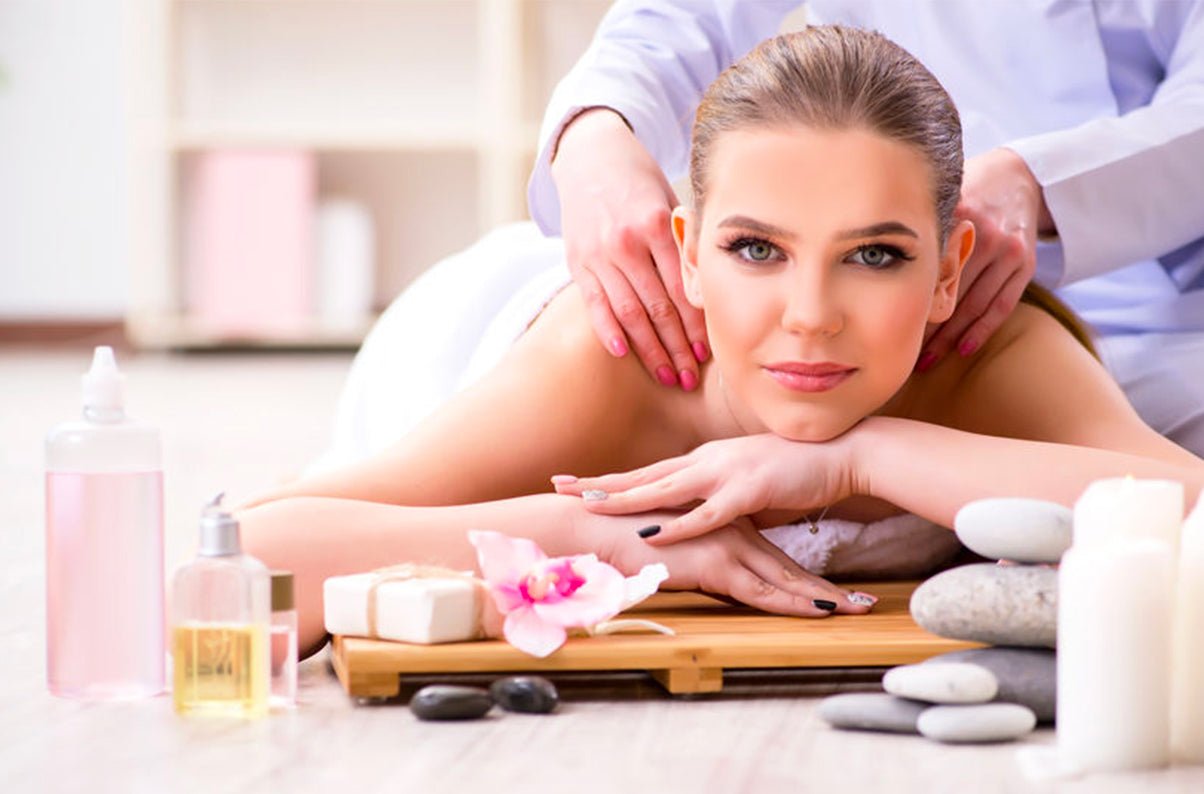 Massaggio Total Body: cos'è e come si fa? Benefici e Tecniche - fgm04