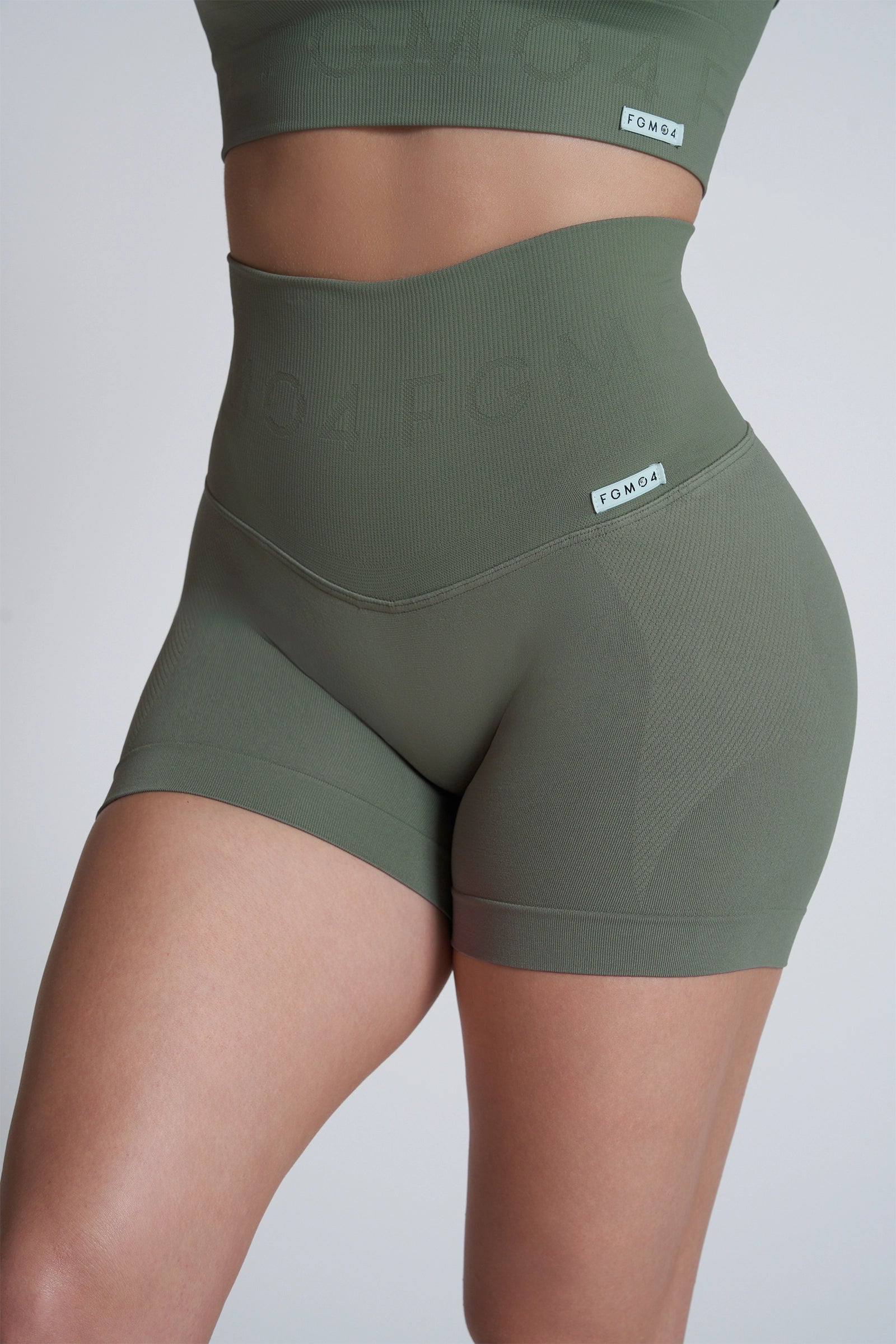 Shorts sportivi con tecnologia FIR push up con arricciatura Monogram Verde Salvia - FGM04 - LEGGINGS ANTICELLULITE - fgm04