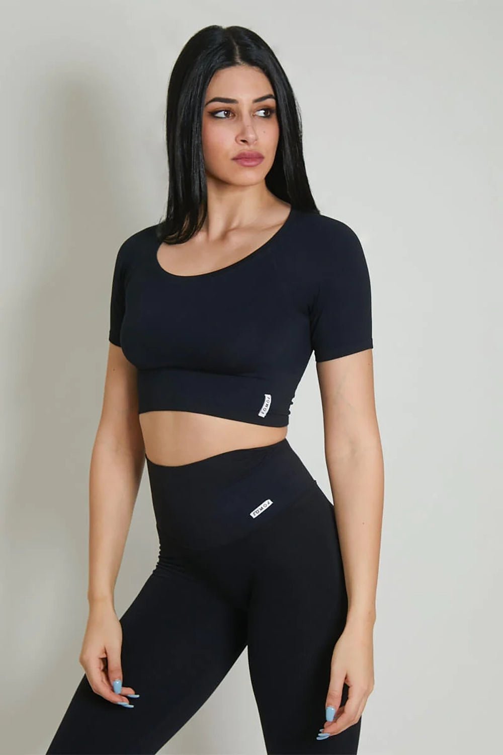 Maglia sportiva cropped seamless con maniche corte Bolero CALIPSO Nero Costine - FGM04 - Maglie e Top - fgm04