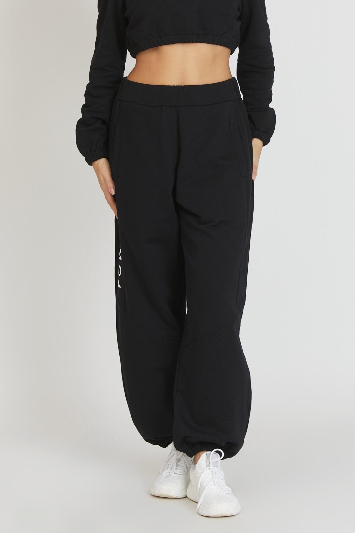 Pantaloni della tuta sportivi donna in cotone baggy Pantalone Jogger Oversize Jasmine Donna Nero - FGM04 - Linea Ikonic - fgm04