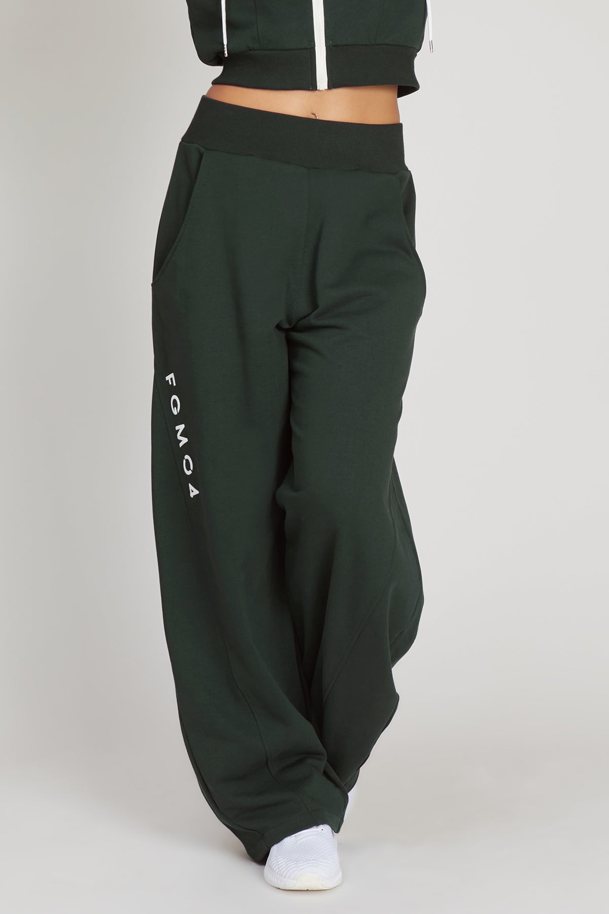 Pantaloni della tuta sportivi donna in cotone oversize Pantalone Baggy Ikonic FW 24/25 Verde Pino - FGM04 - Linea Ikonic - fgm04