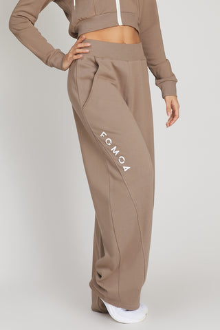 Pantaloni della tuta sportivi donna in cotone oversize Pantalone Baggy Ikonic FW 24/25 Nocciola Taupe - FGM04 - Linea Ikonic - fgm04