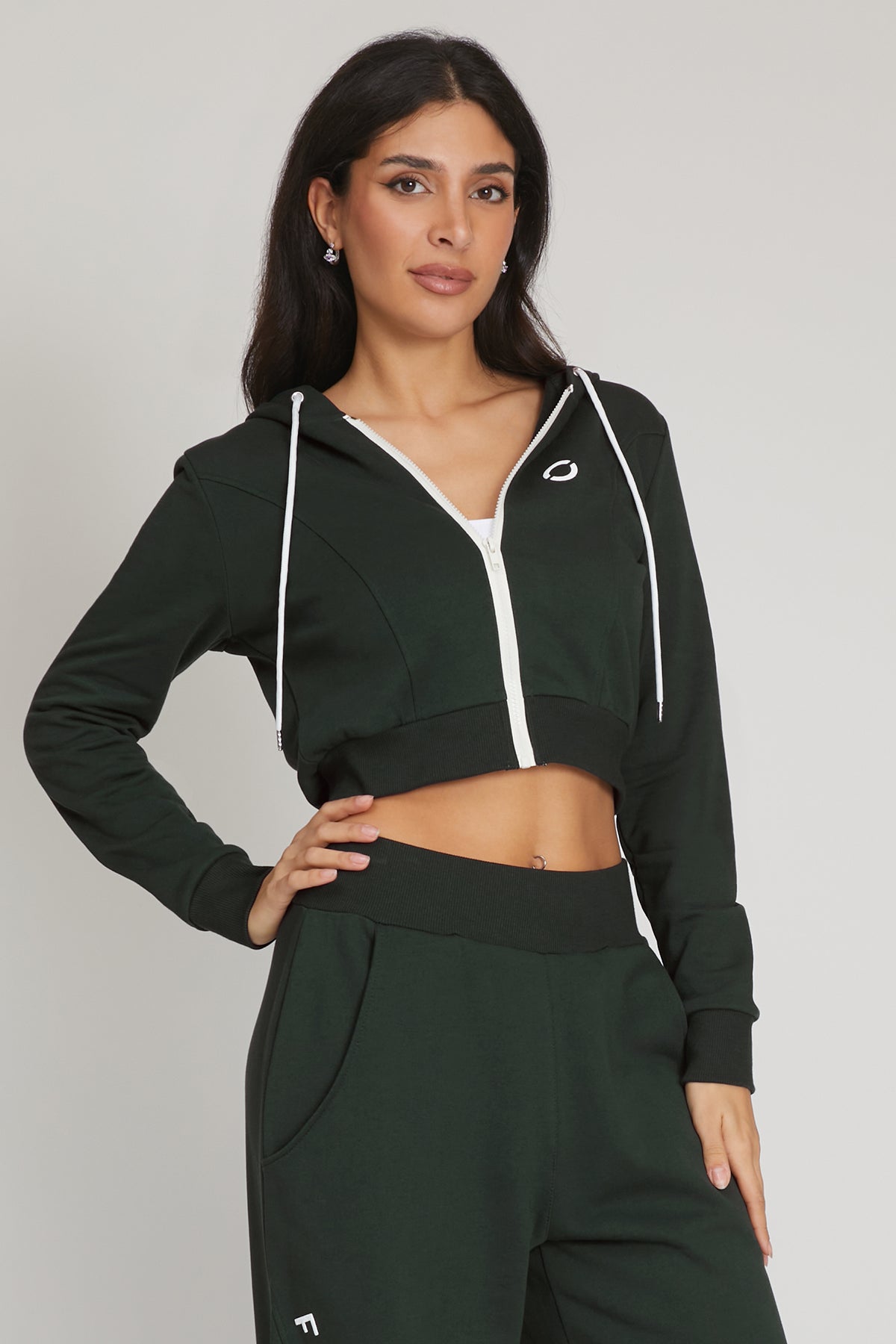 tuta sportiva in cotone cropped full zip Felpa Crop Con Cappuccio Ikonic FW 24/25 Verde Pino - FGM04 - Linea Ikonic - fgm04