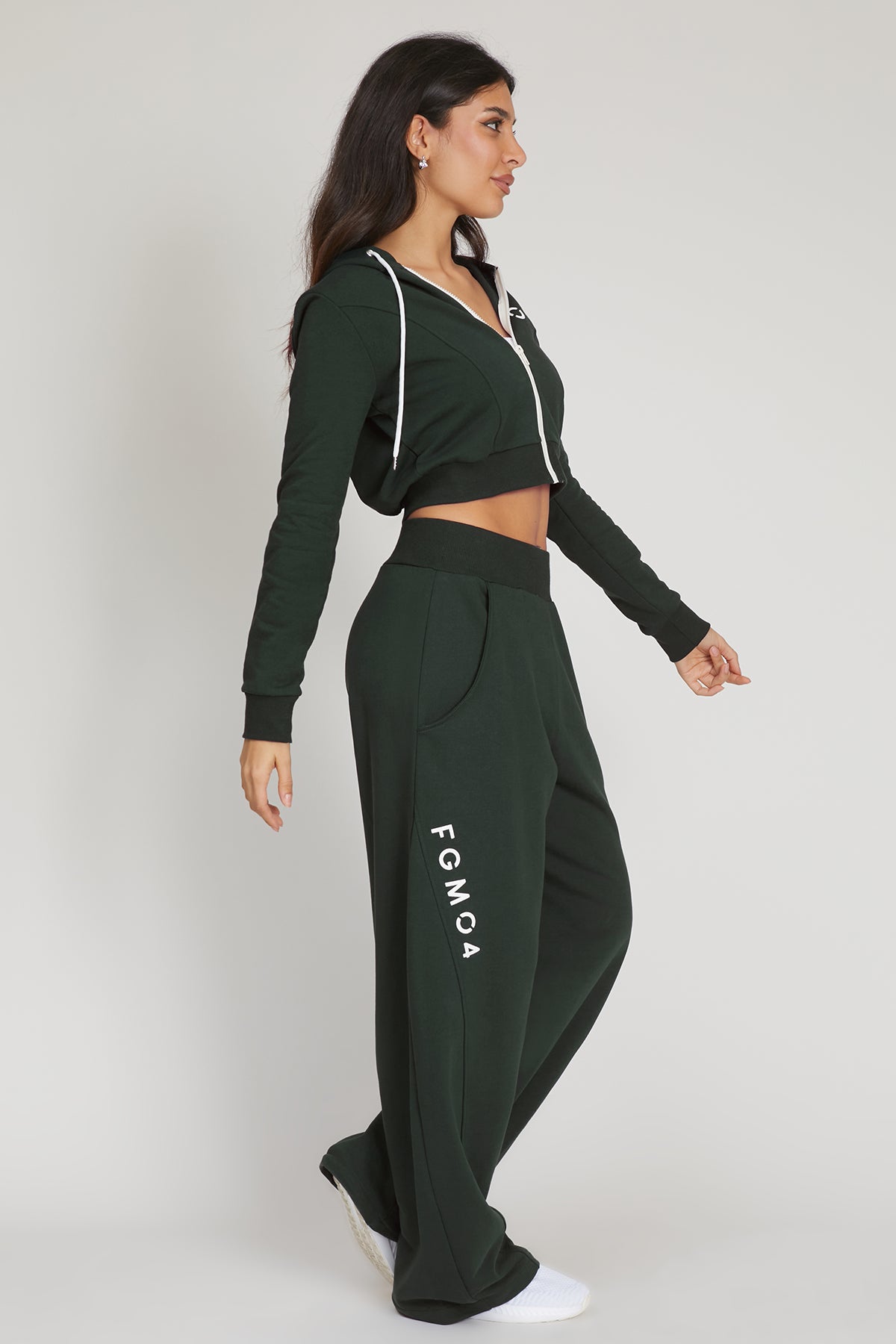 tuta sportiva in cotone cropped full zip Felpa Crop Con Cappuccio Ikonic FW 24/25 Verde Pino - FGM04 - Linea Ikonic - fgm04