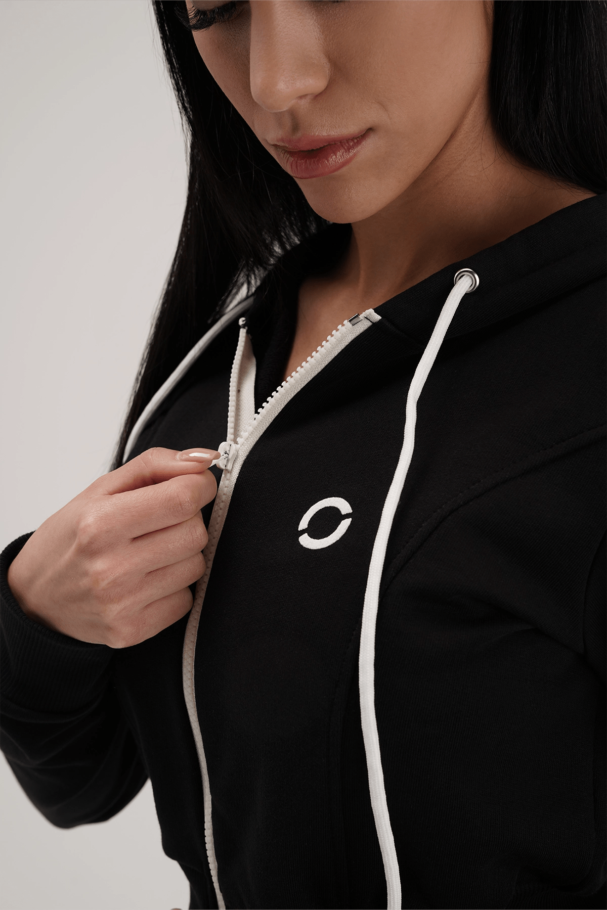 tuta sportiva in cotone cropped full zip Felpa Crop Con Cappuccio Ikonic FW 24/25 Nero - FGM04 - Linea Ikonic - fgm04