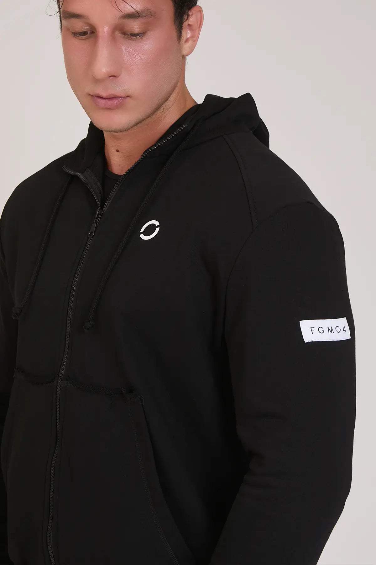 tuta sportiva in cotone full con tasche frontali Felpa Ikonic FGM04 Zip con Cappuccio Colore Nero Uomo - FGM04 - Linea Ikonic Uomo - fgm04