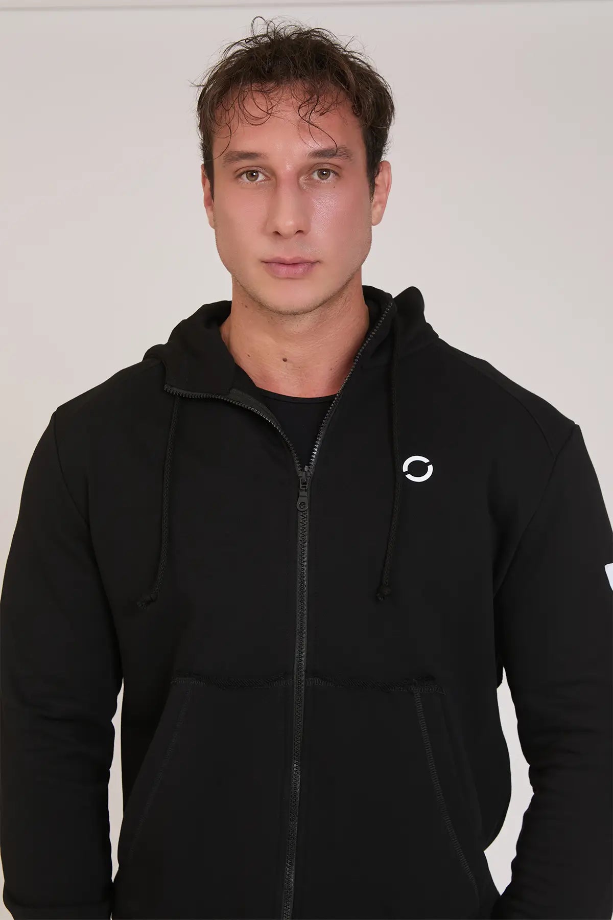 tuta sportiva in cotone full con tasche frontali Felpa Ikonic FGM04 Zip con Cappuccio Colore Nero Uomo - FGM04 - Linea Ikonic Uomo - fgm04