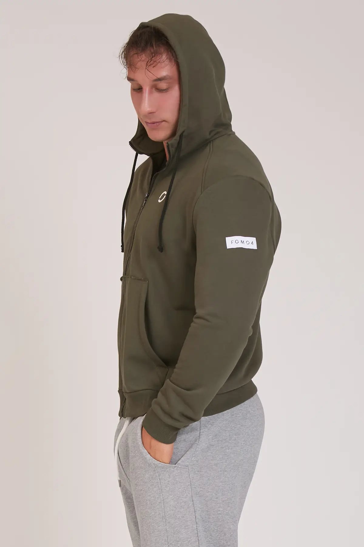 tuta sportiva in cotone full con tasche frontali Felpa Ikonic FGM04 Zip con Cappuccio Colore Verde Militare Uomo - FGM04 - Linea Ikonic Uomo - fgm04