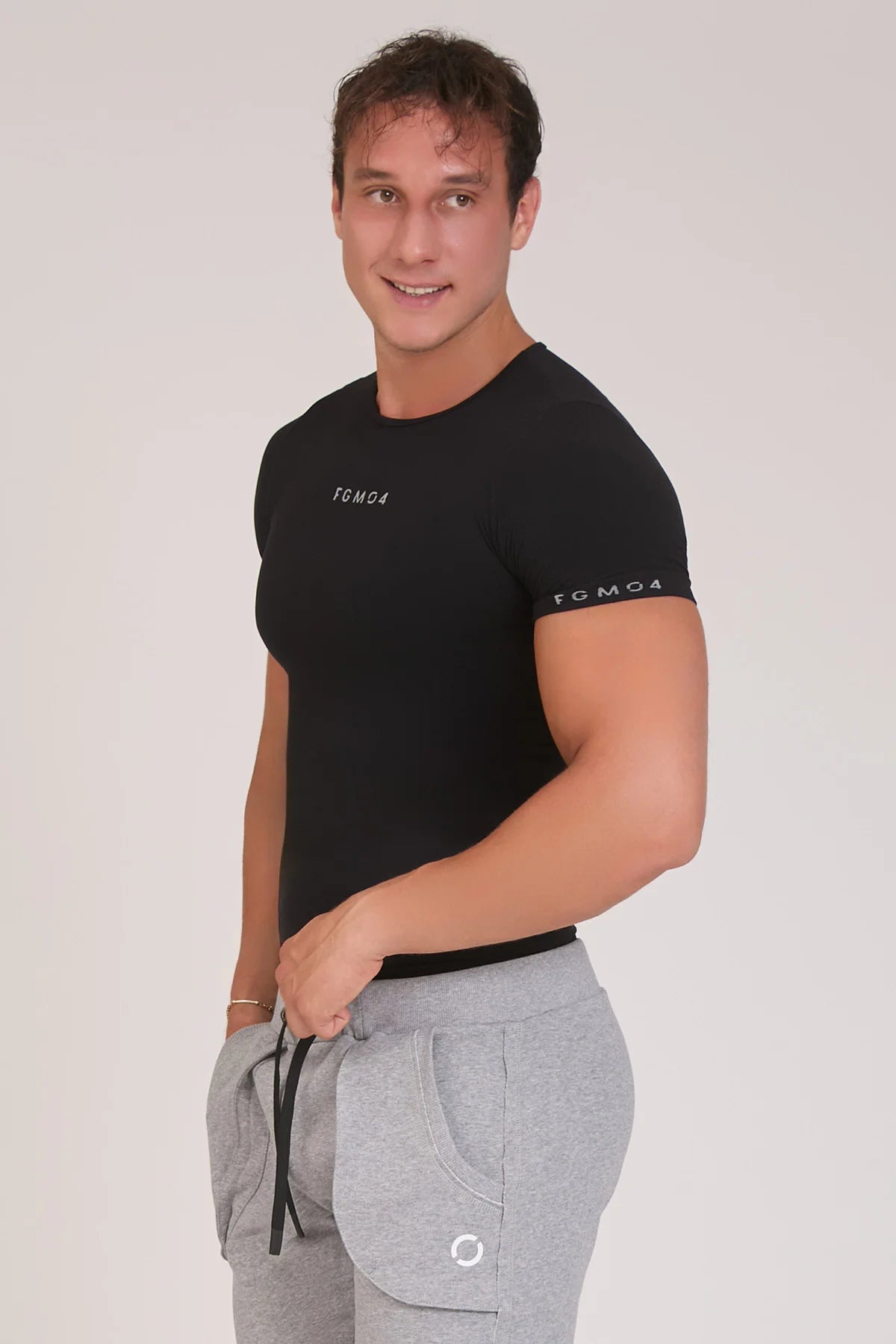 Maglia sportiva tecnica uomo Manica corta con tecnologia FIR Fgm04 2.0 Sport Unisex Nero - FGM04 - Linea Ikonic Uomo - fgm04