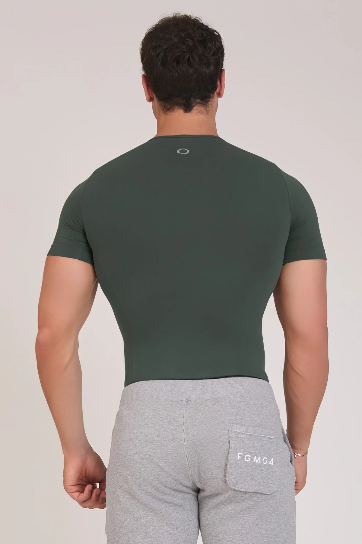 Maglia sportiva tecnica uomo Manica corta con tecnologia FIR Fgm04 2.0 Sport Unisex Coal Green - FGM04 - Linea Ikonic Uomo - fgm04