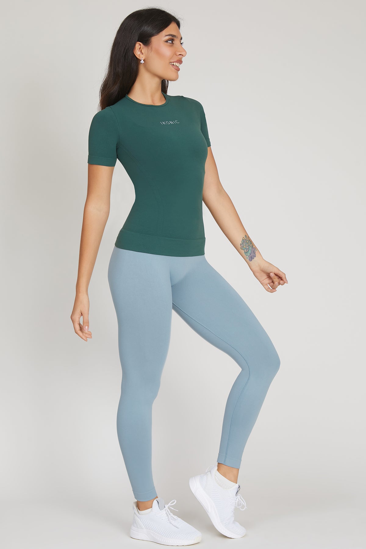 Maglia sportiva tecnica donna Manica corta con tecnologia FIR snellente Ikonic Sport Unisex Verde Pino - FGM04 - Maglie e Top - fgm04