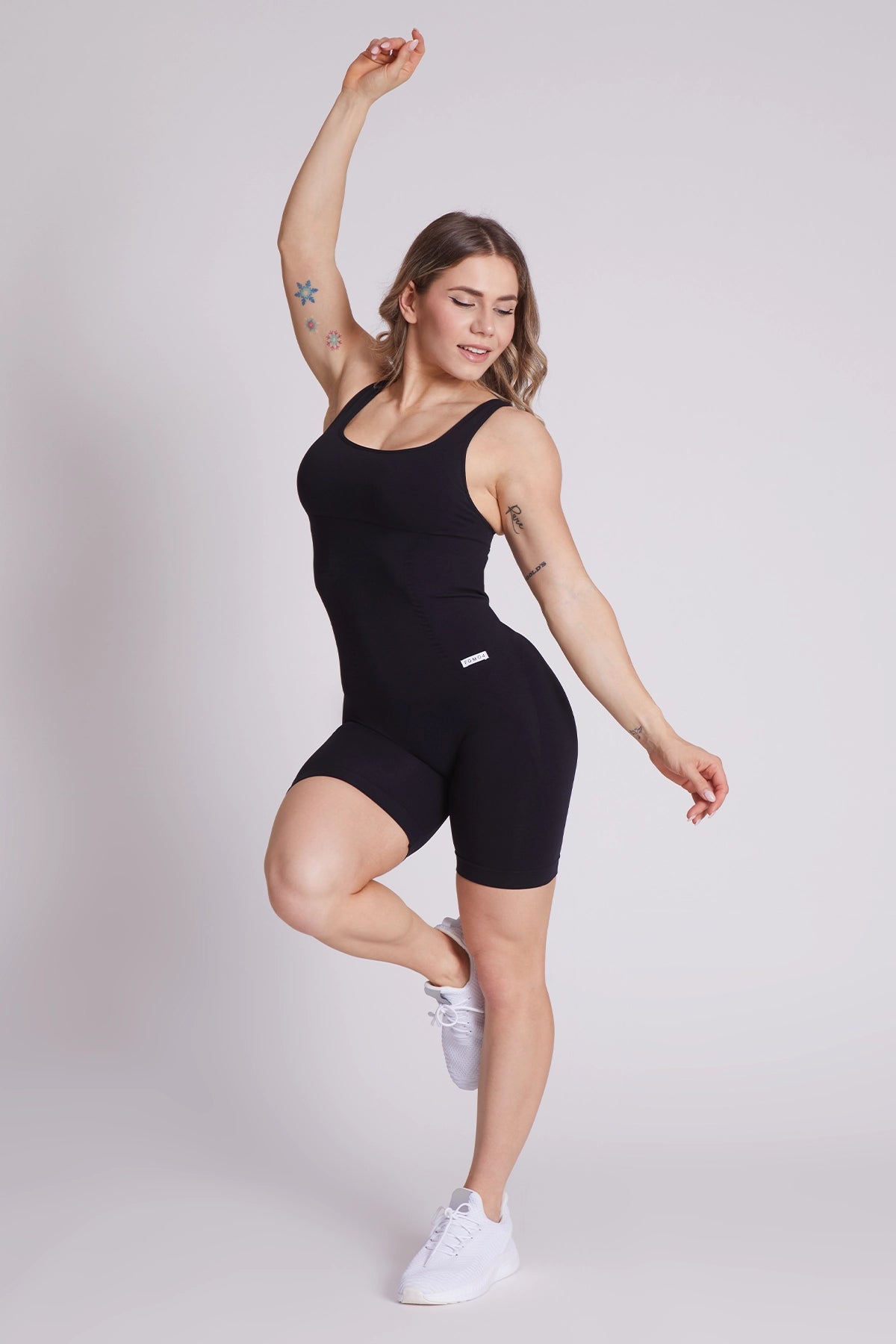 Tuta sportiva push-up con arricciatura con tecnologia FIR Jumpsuit Corta Clio Spalla Larga Nero - FGM04 - ABBIGLIAMENTO - fgm04