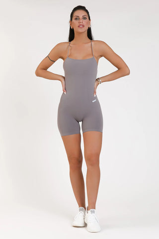 Tuta sportiva push-up con arricciatura con tecnologia FIR Jumpsuit Corta Teti Bretelline Grigio Satellite - FGM04 - ABBIGLIAMENTO - fgm04