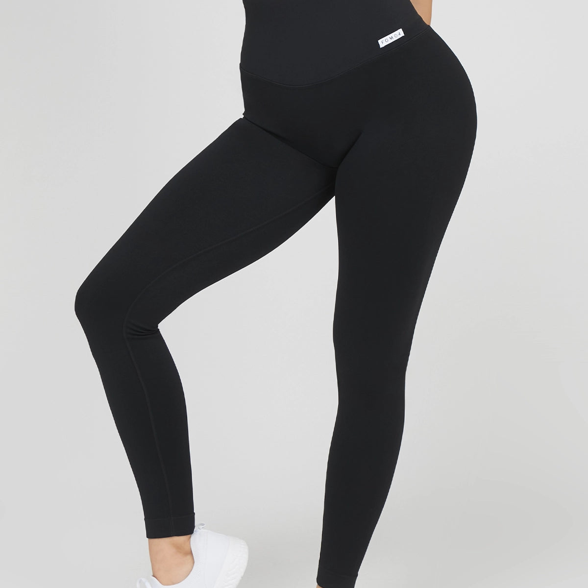 leggings-fronte_1653786a-7ca8-4ba7-918f-7cbf3a0e7c78.webp