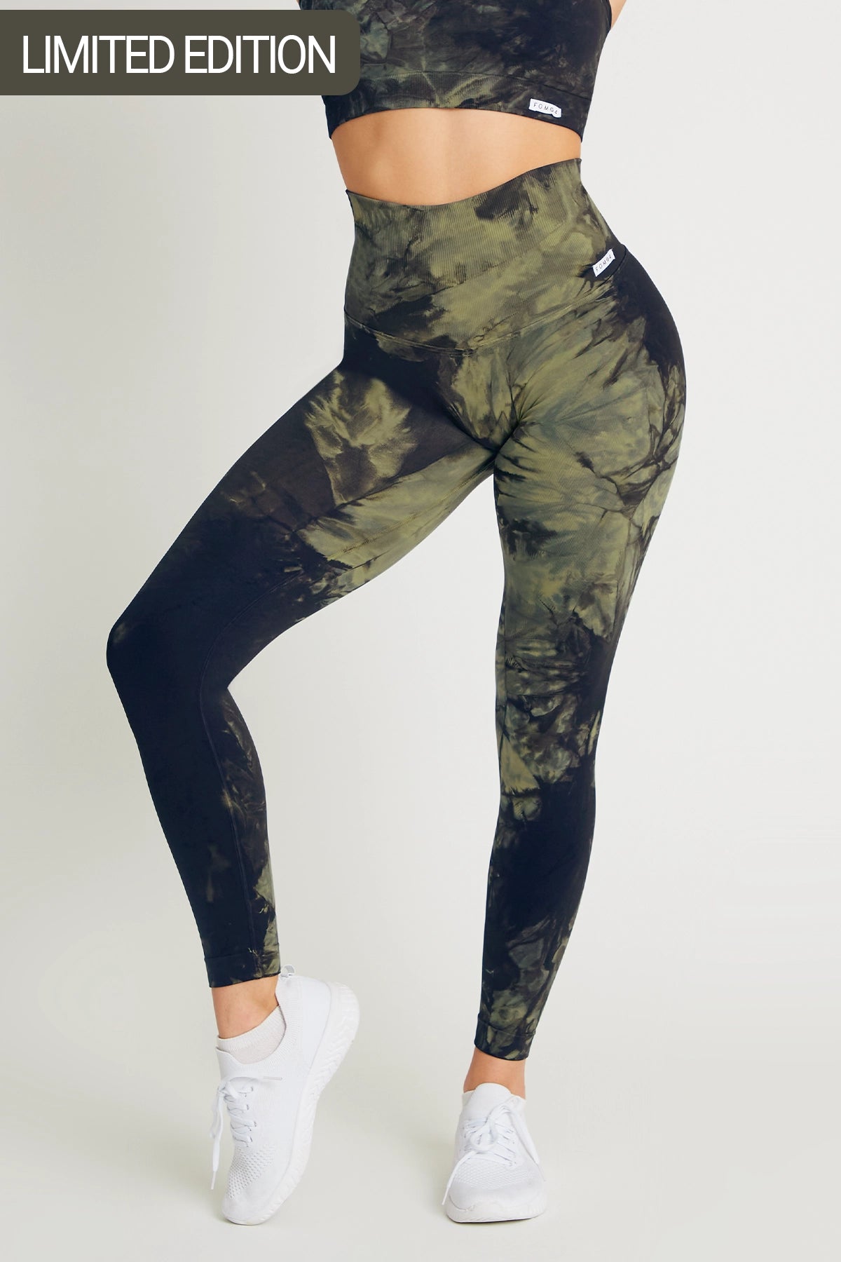 Leggings sportivi con tecnologia FIR push up con arricciatura Tie-die batik Maltinto Verde Purgatorio - FGM04 - LEGGINGS ANTICELLULITE - fgm04