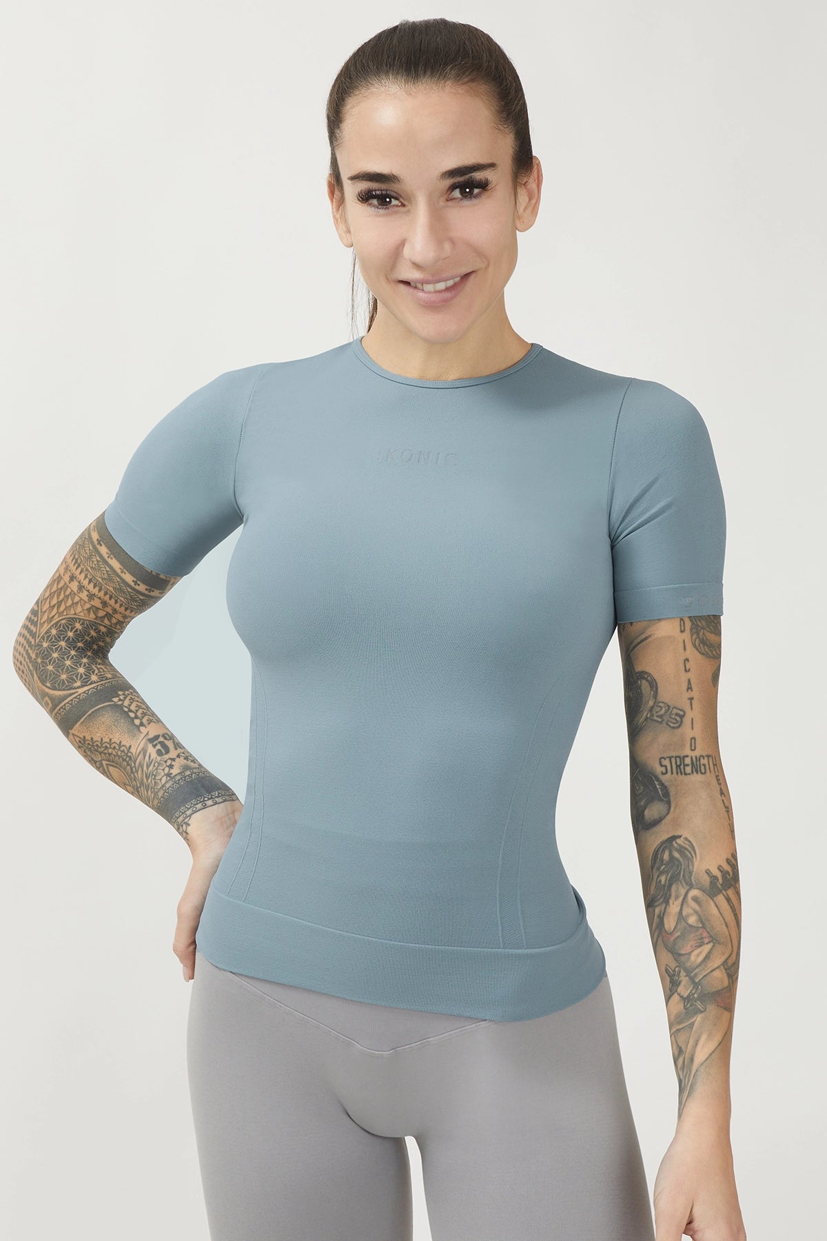 Maglia sportiva tecnica donna Manica corta con tecnologia FIR snellente Ikonic Sport Unisex Arona - FGM04 - Maglie e Top - fgm04