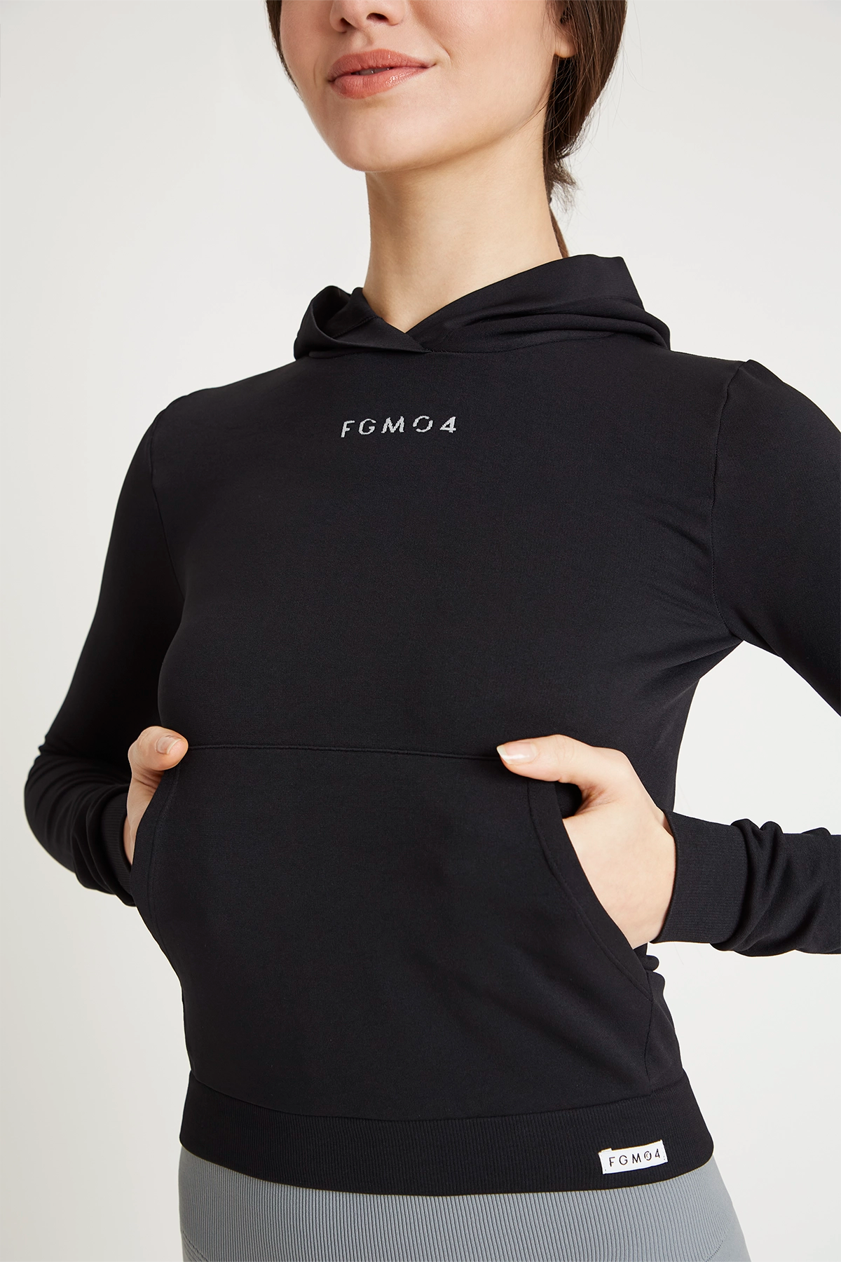 Maglia Slim Con Cappuccio Nero - FGM04