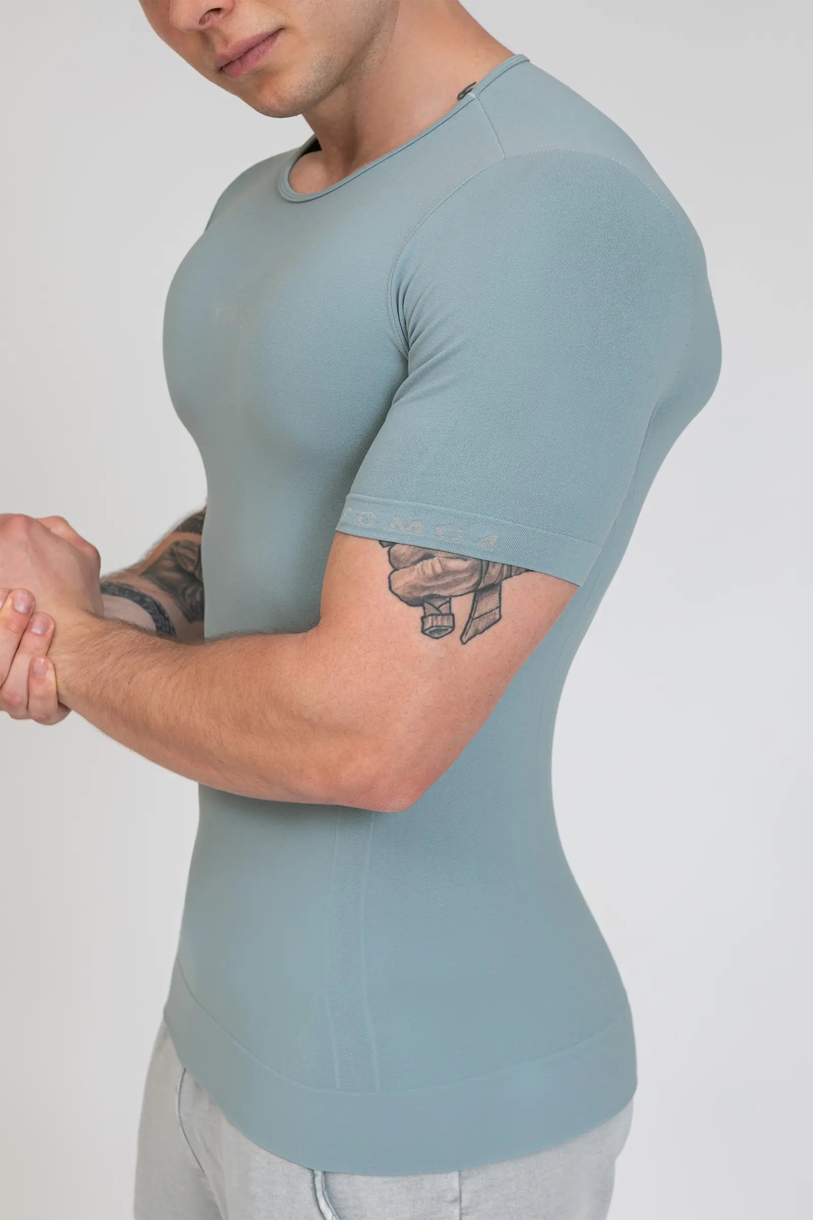 Maglia sportiva tecnica uomo Manica corta con tecnologia FIR Ikonic Sport Unisex Arona - FGM04 - Linea Ikonic Uomo - fgm04