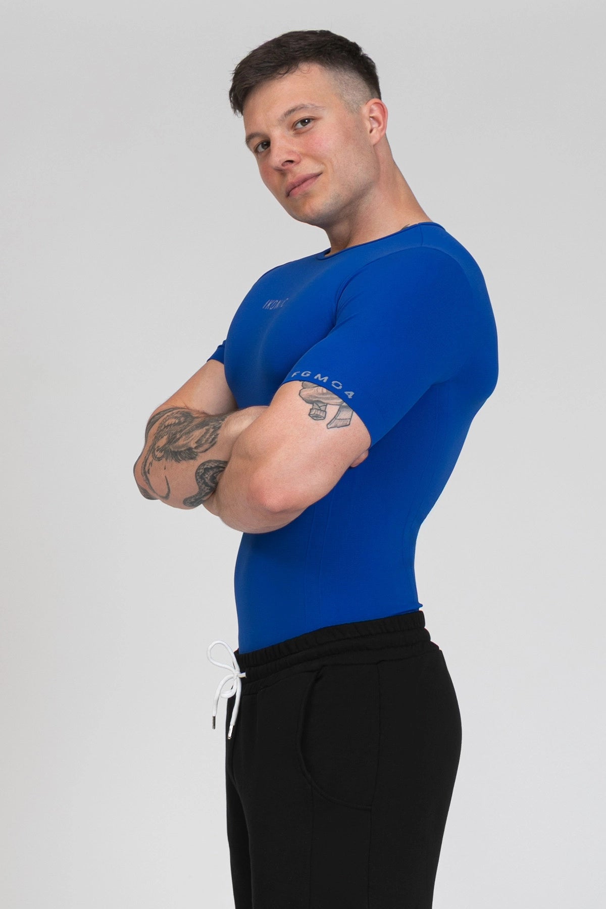 Maglia sportiva tecnica uomo Manica corta con tecnologia FIR Ikonic Sport Unisex Blu elettrico - FGM04 - Linea Ikonic Uomo - fgm04