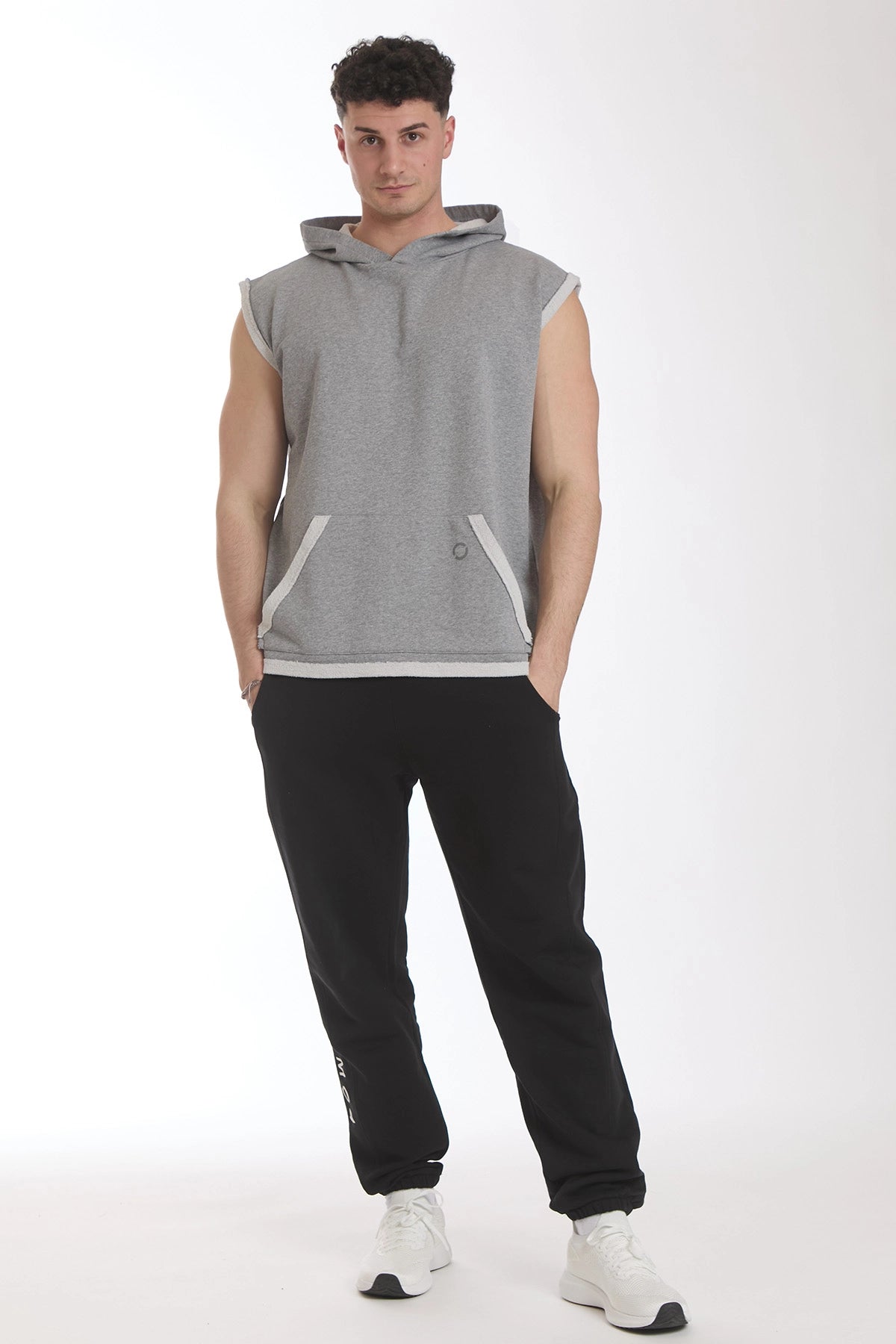 Smanicato Uomo Ikonic Con Cappuccio Grigio Chiaro - FGM04 - Linea Ikonic Uomo - fgm04