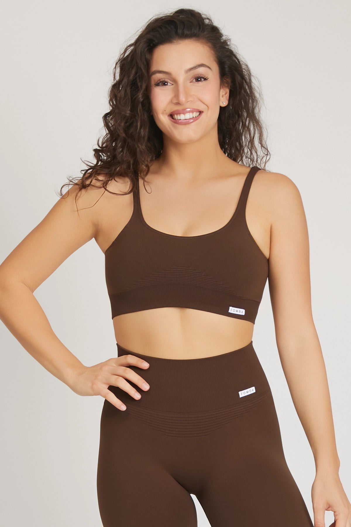 Top sportivo con spalline sottili Confidence Cioccolato - FGM04 - Maglie e Top - fgm04