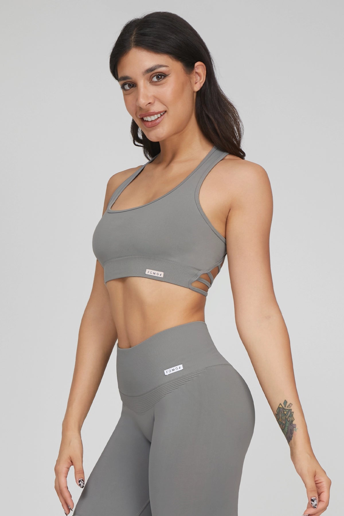 Top sportivo con spalline larghe incrociato schiena scoperta Neith Grigio Monument - FGM04 - Maglie e Top - fgm04