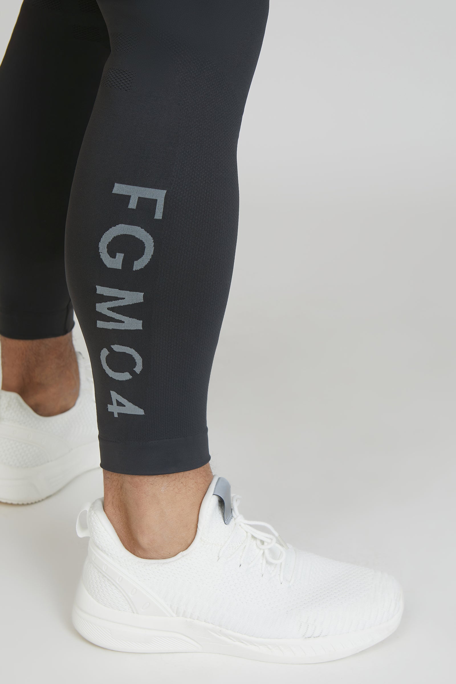 uomo-leggings-grigio-b.webp