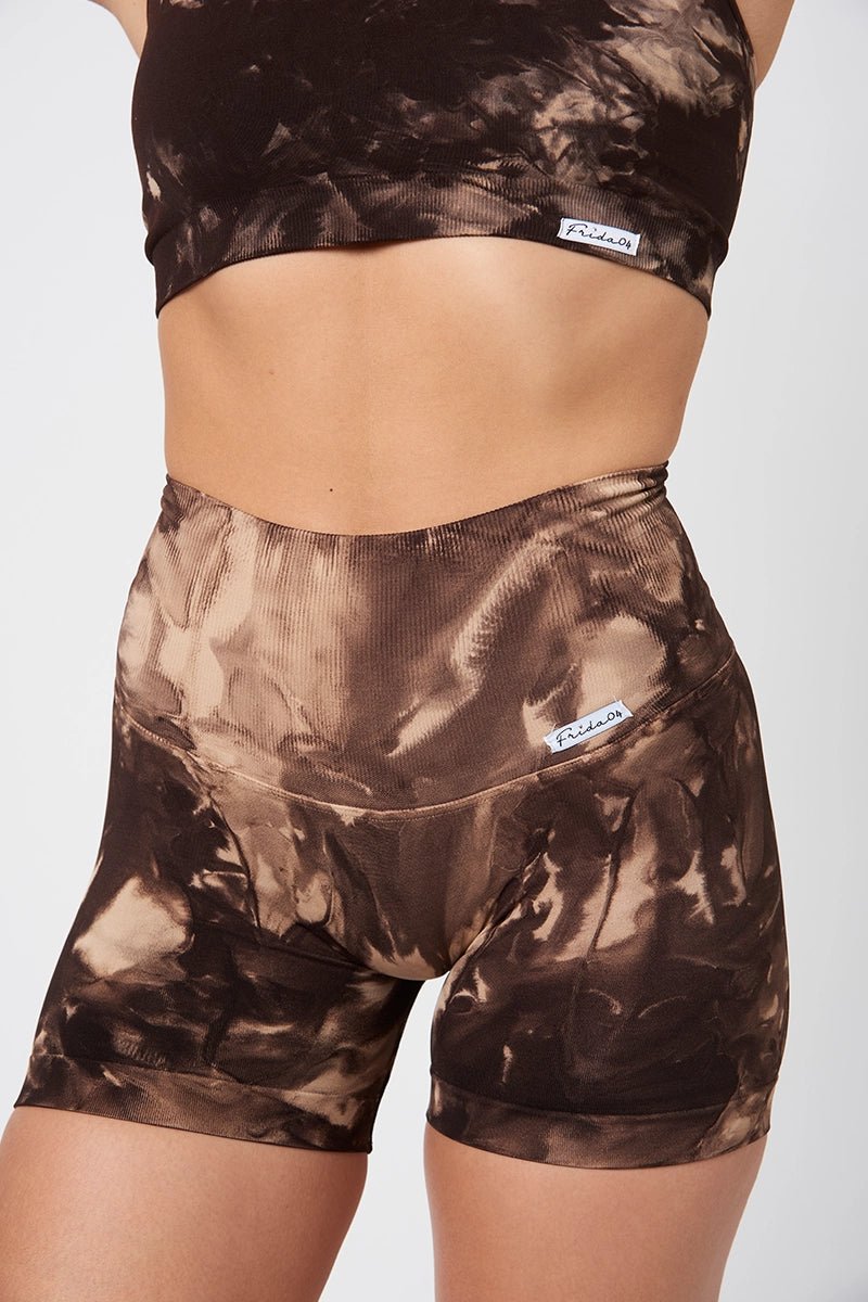 Shorts sportivi con tecnologia FIR push up con arricciatura Tie-die batik elements Terra Beige Marrone - FGM04 - LEGGINGS ANTICELLULITE - fgm04