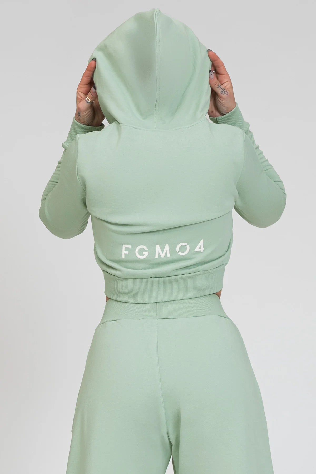 tuta sportiva in cotone oversize cropped full zip Felpa Crop Con Cappuccio Ikonic SS 24 Verde Menta - FGM04 - Linea Ikonic - fgm04