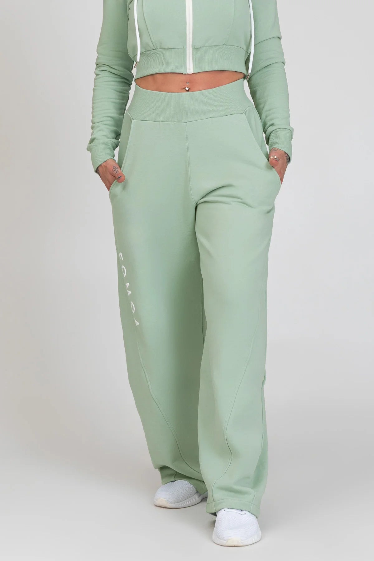 Pantaloni della tuta sportivi donna in cotone oversize Pantalone Baggy Ikonic FW 24/25 Verde Menta - FGM04 - Linea Ikonic - fgm04